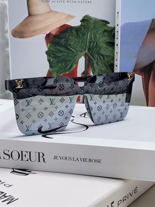 ルイヴィトンサングラス背面デザイン